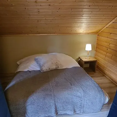 Chalet De 3 Chambres Avec Terrasse Amenagee Et Wifi A Chalet