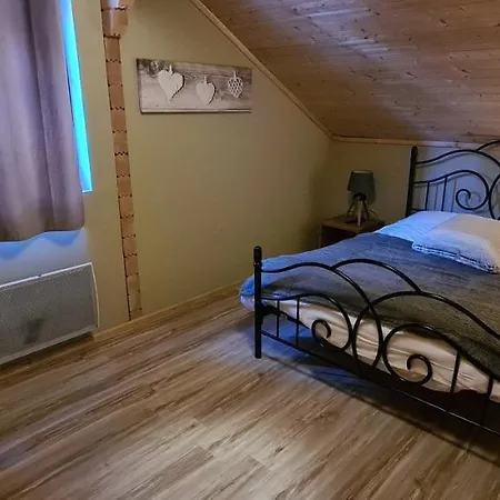Chalet De 3 Chambres Avec Terrasse Amenagee Et Wifi A *