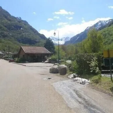 Chalet Chalet De 3 Chambres Avec Terrasse Amenagee Et Wifi A *